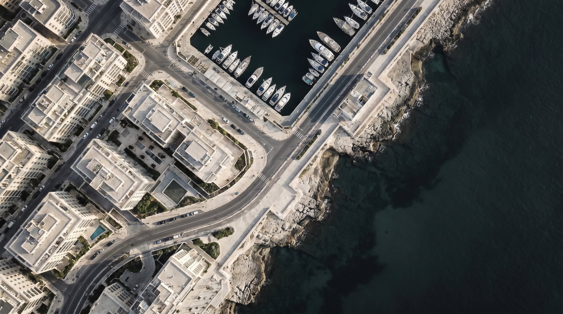 Aerial plan of the corniche district with the residence marked